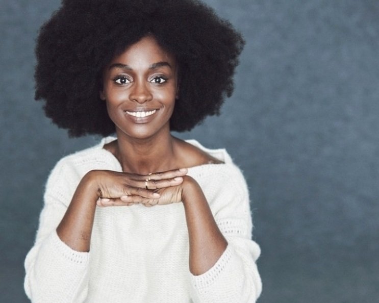 AÏSSA MAÏGA EN 5 COIFFURES