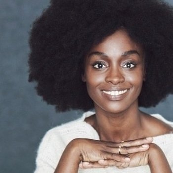 AÏSSA MAÏGA EN 5 COIFFURES