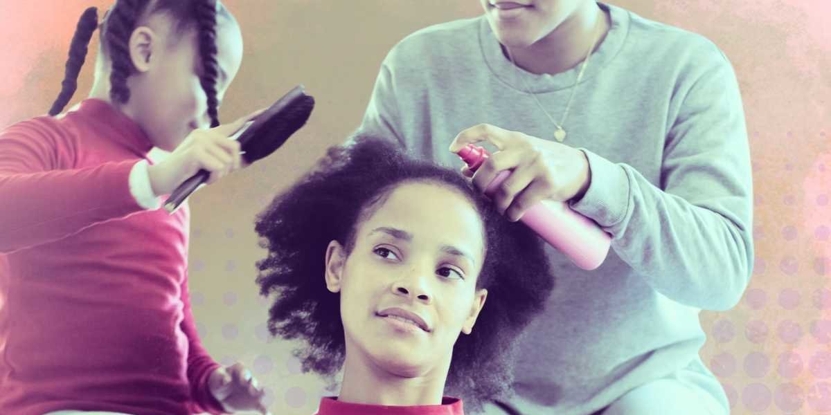 Guide simple pour démêler ses cheveux crépus et frisés