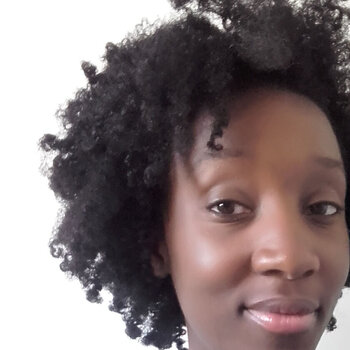 coiffure afro, cheveux crépus, cheveux fins