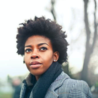 Cheveux ternes : les soins spécial hiver