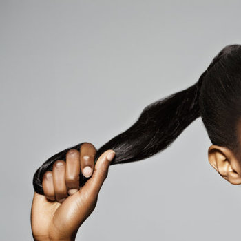 cheveux défrisés : les soins sans rinçage