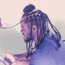 Quels types de prestations propose une coiffeuse afro à domicile ?