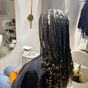 Je vous montre comment faire des knotless avec boucles à la fin